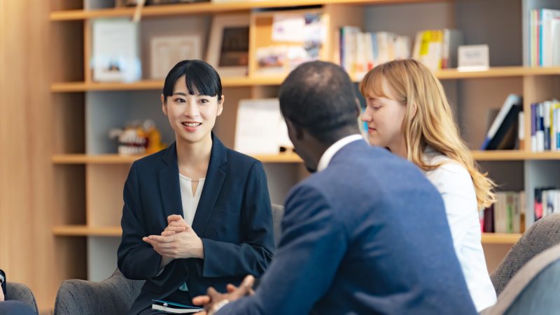 【面接で必ず聞かれる】Why do you want to work here? 志望動機の答え方｜企業研究の生かし方