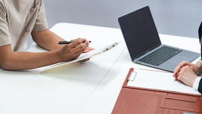 留学エージェントスタッフ｜相談受付・学校案内・手続きサポートまで！お役立ち英単語とロールプレイング