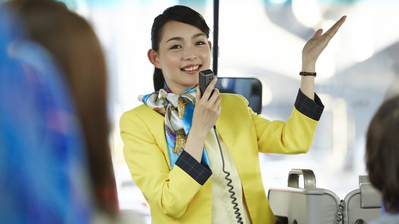 観光バスガイド｜観光案内・車内アナウンス・安全説明まで！お役立ち英単語とロールプレイング