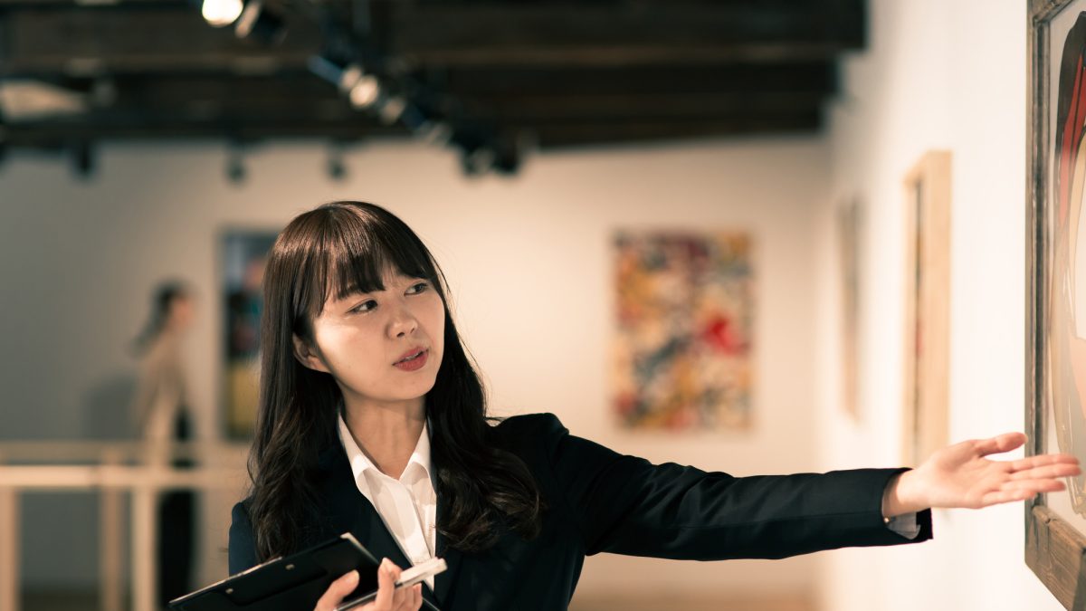 美術館・博物館スタッフ｜展示案内から観覧サポートまで！お役立ち英単語とロールプレイング