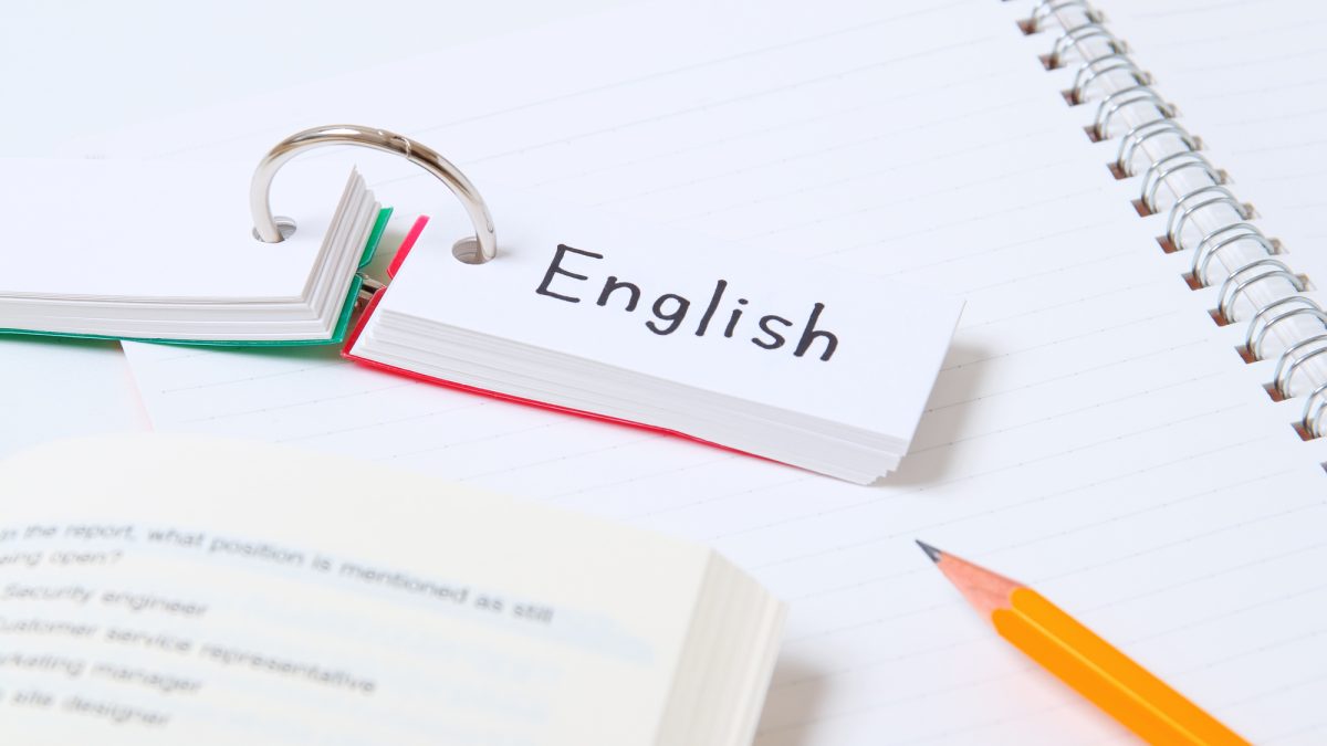 【中学英語】会話が得意な子ほどつまずきやすい「読み書き」の壁と、今からできる準備