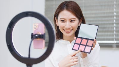 日本の美容系YouTuberの仕事内容を海外の人に英語で紹介してみよう