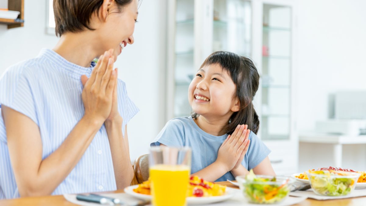 「食育×英語」＂Let’s cut the carrot!”英語で育てる生きたことば