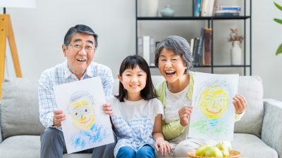 「似顔絵」を英語で何て言う？portraitの複数の意味も解説！