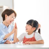 子どもだけじゃない！保護者も！バイリンガル保育士がすすめるKimini英会話の活用