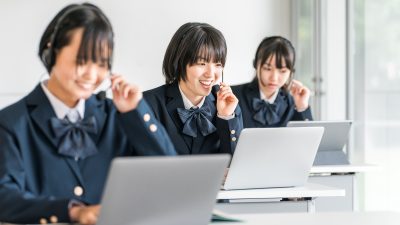 オンライン英会話は中高生に必要？レッスン体験した英語講師が学校英語との違いを比較解説