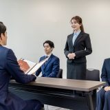 【IT面接対策】技術選定の理由をどう説明する？｜英語で伝える判断基準と回答例