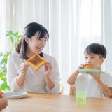 子どもと一緒に英語力を伸ばすコツ ― 家庭での会話・YouTube・アメリカ生活の活かし方