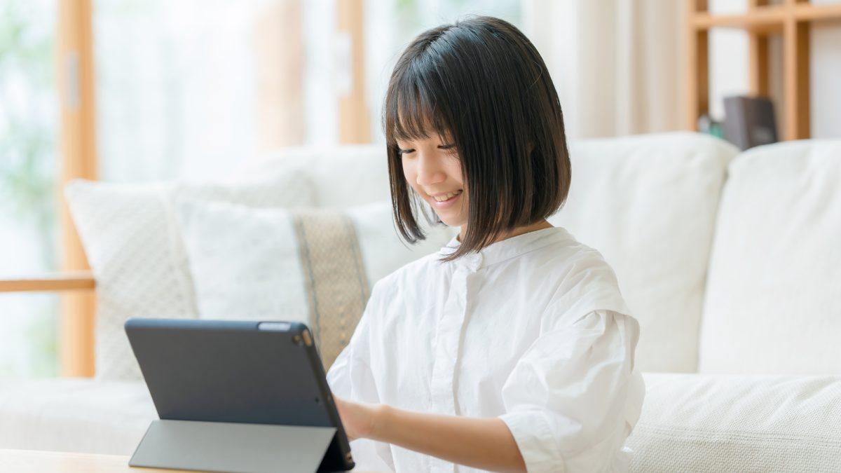 Kimini英会話は子どもに向いてる？バイリンガル保育士が続く家庭・止まる家庭の違いを解説