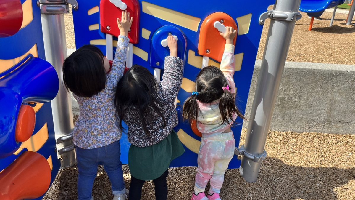 アメリカの幼稚園生が毎日使う教室英語35選｜朝の集まりからトイレ・食事・外遊びまで