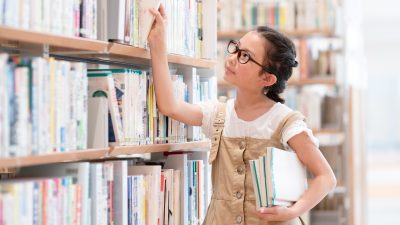 小学生の英語力は「繰り返し読むこと」で伸びる？話す力を支える「物語」の力