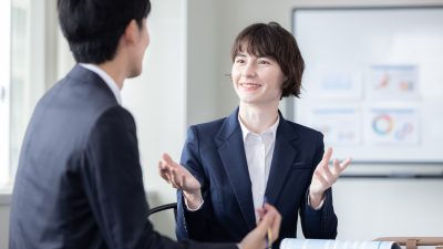 企業英語研修で学習が続くKPIと早期アラート設計