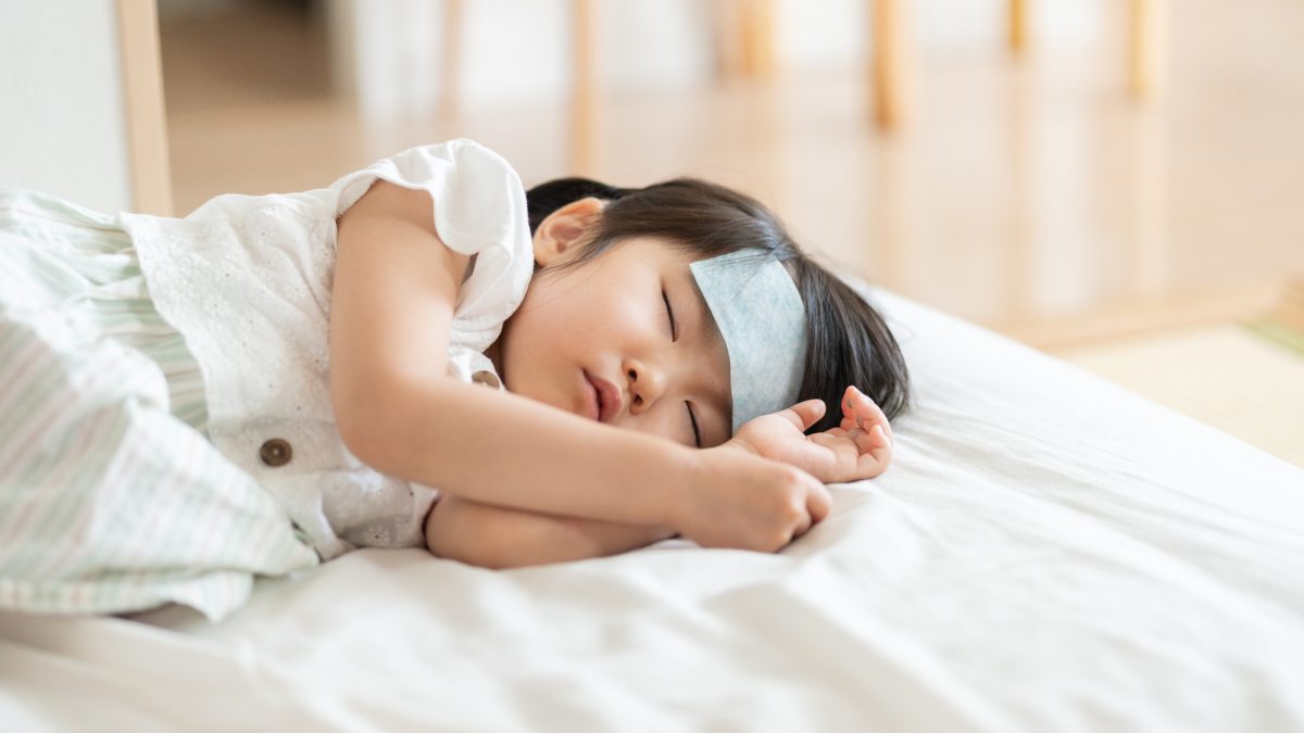 子どもの“夏の体調不良”を英語で説明できる？ （発熱・虫刺され・日焼け英会話、病院の使い方）