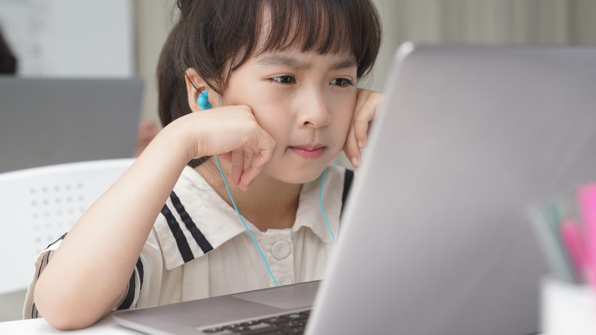 「聞けるのに話せない」の正体——親子で1年続けて分かったこと