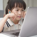 「聞けるのに話せない」の正体——親子で1年続けて分かったこと