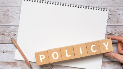 英文Vacation Policyの作成ポイント：休暇規程の基本構成と取得条件で使える英語表現を紹介