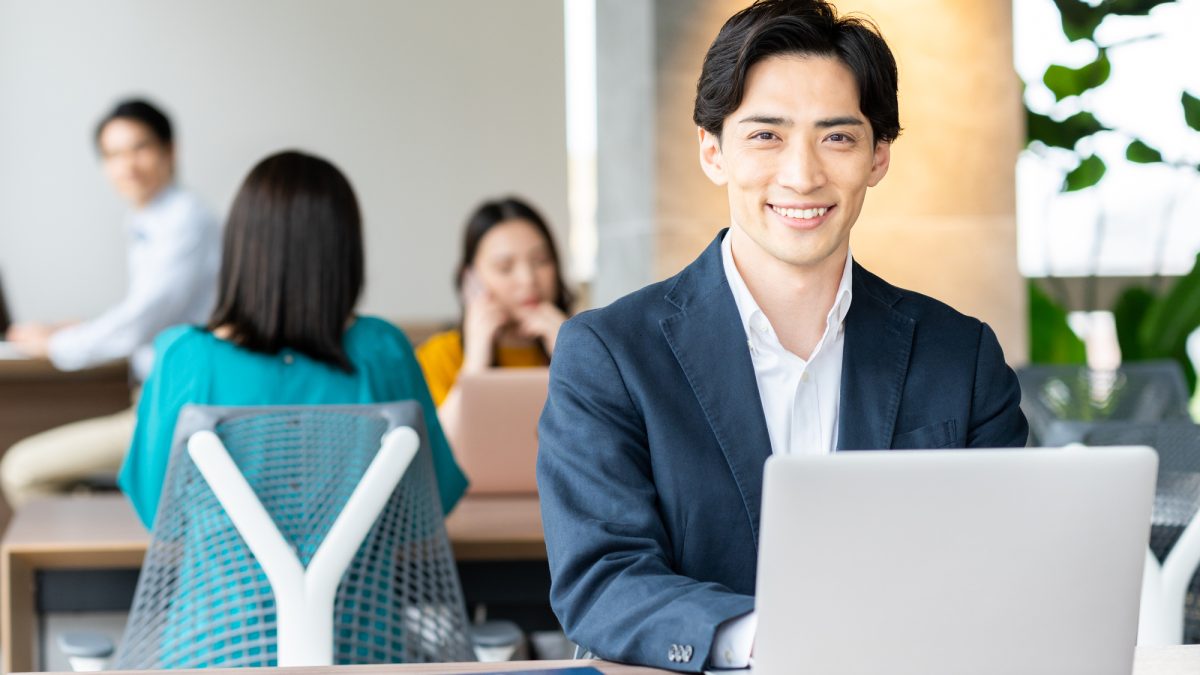 英文社名変更通知（Company Name Change Notification）の書き方｜変更理由の伝え方と例文付き