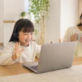 送り迎えをやめたら、英語が続いた——通学スクールから乗り換えた理由