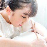 予習をやめて復習だけにしたら、子どもが英語を嫌がらなくなった話