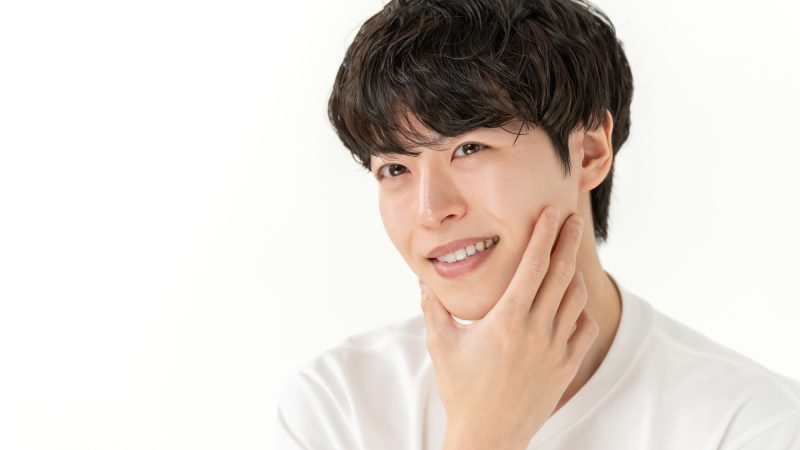 faceの意味と使い方を徹底解説｜名詞・動詞の違いとconfrontとの使い分け