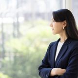 【管理職の英語面接】難しい意思決定の答え方｜判断基準とリスク管理の伝え方