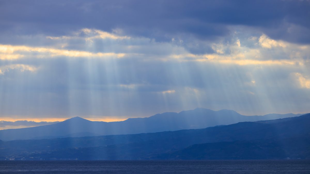 Every cloud has a silver lining…元気が出る英語の慣用句15選/カリフォルニアでよく使われる便利な言葉も紹介
